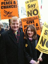 Lynne Featherstone with Charles Kennedy on anti-war march (photography: Donna Hill)